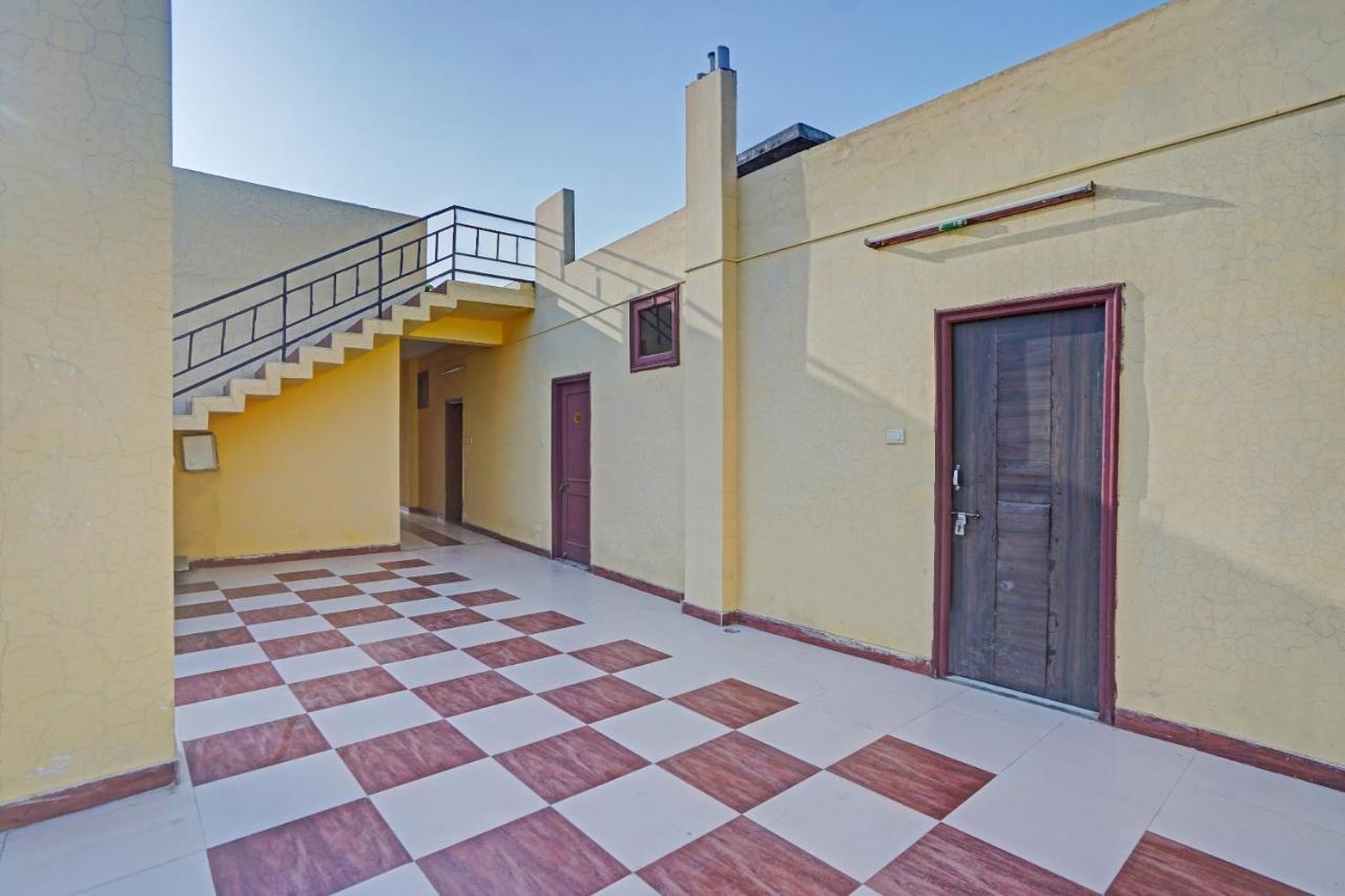 Oyo 87701 Lucky Farm Hotel Shahpur  Exterior photo