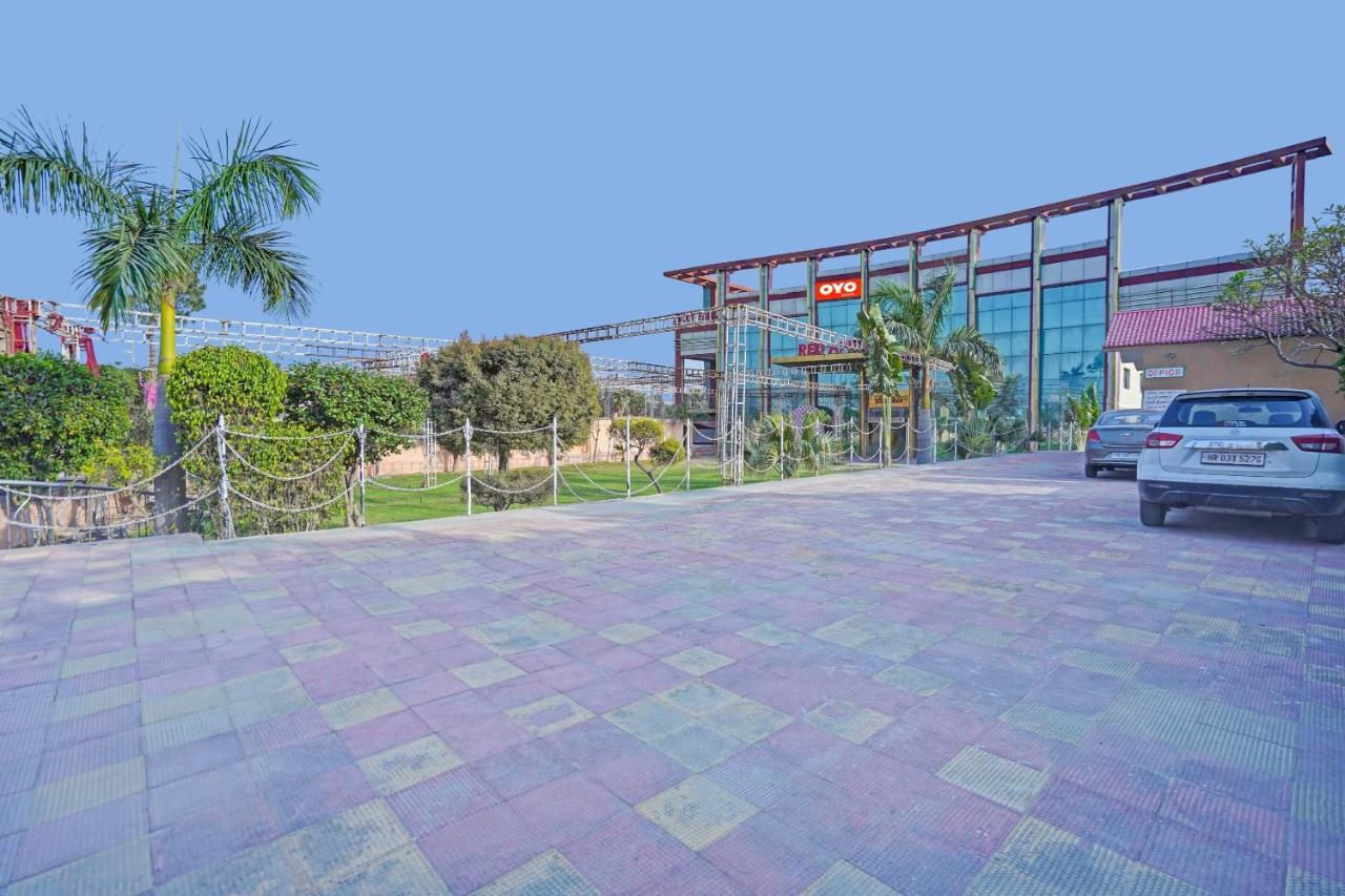 Oyo 87701 Lucky Farm Hotel Shahpur  Exterior photo