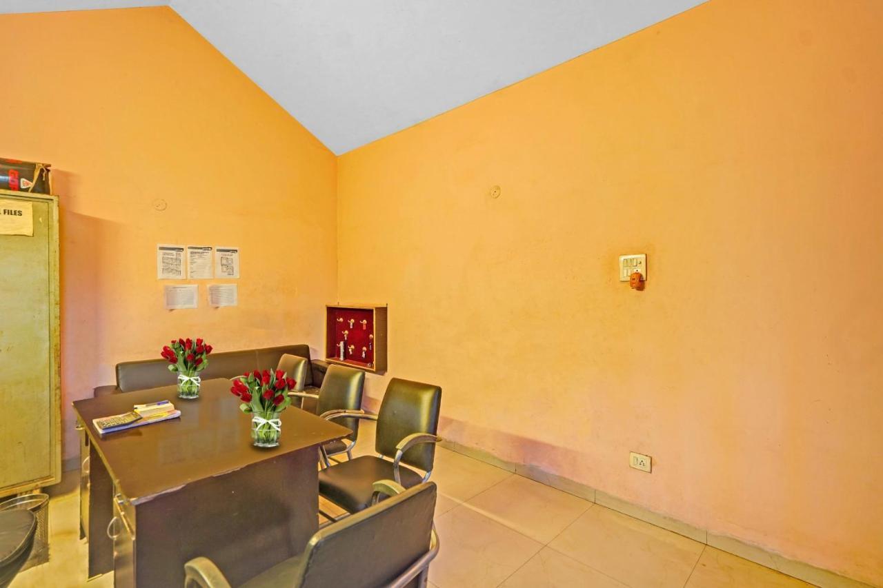 Oyo 87701 Lucky Farm Hotel Shahpur  Exterior photo